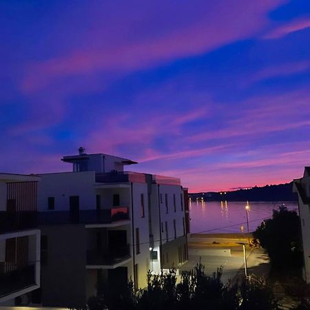 Zeezicht Appartement 50M From Beach Srima Exterior foto