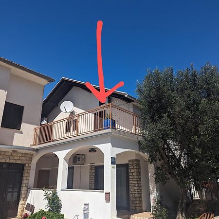 Zeezicht Appartement 50M From Beach Srima Exterior foto